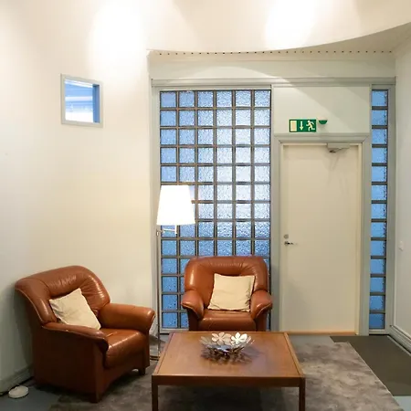 Spacious For Eight In A Good Location 오울루