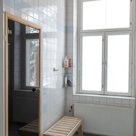 Spacious For Eight In A Good Location 오울루